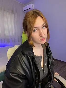Snapshot of _Chlo__e chatting on 10-02-25, 11:28  Chlo  e online show from 10-02-25, 11:28