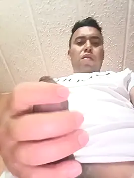 Snapshot of Diego_leon27 chatting on 01-12-25, 02:45 Diego leon27 online show from 01-12-25, 02:45