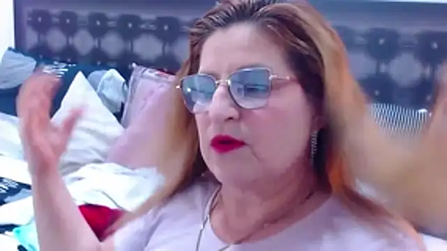 sandra 20 online show from 10-28-25, 11:25