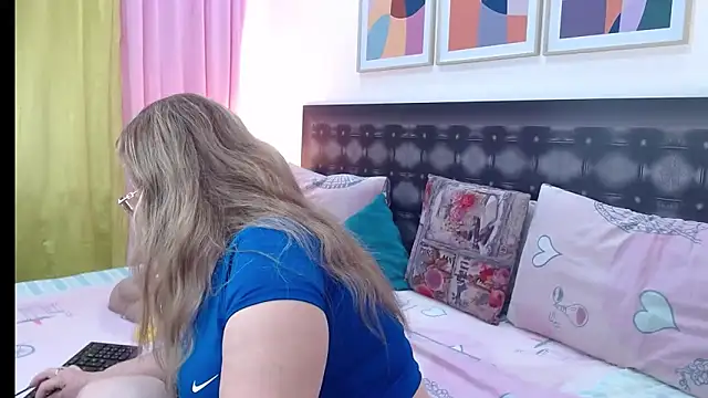 sandra 20 online show from 04-28-26, 10:31