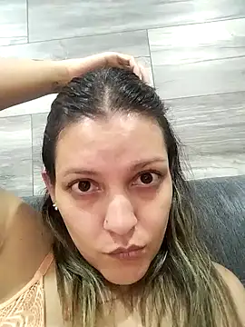 Snapshot of Mia_Hampton chatting on 01-17-25, 01:36 Mia Hampton online show from 01-17-25, 01:36