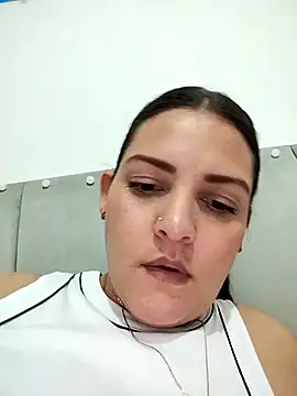 Snapshot of Mia_Hampton chatting on 01-12-26, 11:43 Mia Hampton online show from 01-12-26, 11:43