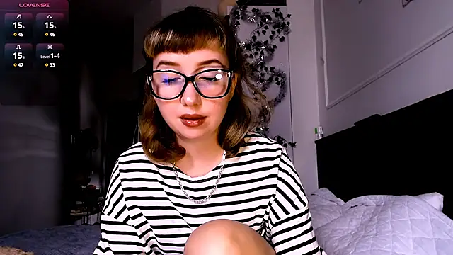 Snapshot of Cosmo_Riri chatting on 01-12-25, 06:39 Cosmo Riri online show from 01-12-25, 06:39