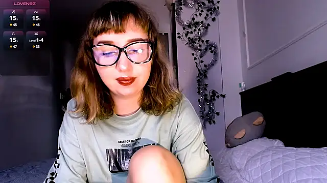 Snapshot of Cosmo_Riri chatting on 01-16-25, 06:35 Cosmo Riri online show from 01-16-25, 06:35