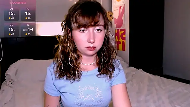 Snapshot of Cosmo_Riri chatting on 10-17-25, 12:30 Cosmo Riri online show from 10-17-25, 12:30