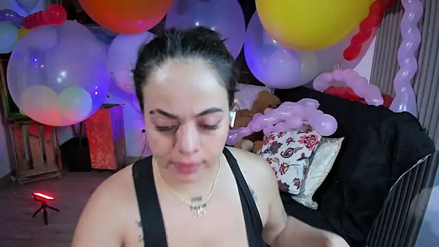 Snapshot of Cuttiealice chatting on 01-15-25, 01:34 Cuttiealice online show from 01-15-25, 01:34