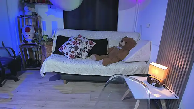 Snapshot of Cuttiealice chatting on 02-08-25, 11:24 Cuttiealice online show from 02-08-25, 11:24