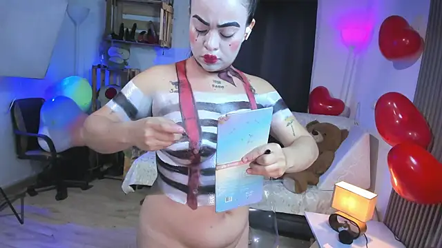 Snapshot of Cuttiealice chatting on 02-16-25, 03:48 Cuttiealice online show from 02-16-25, 03:48