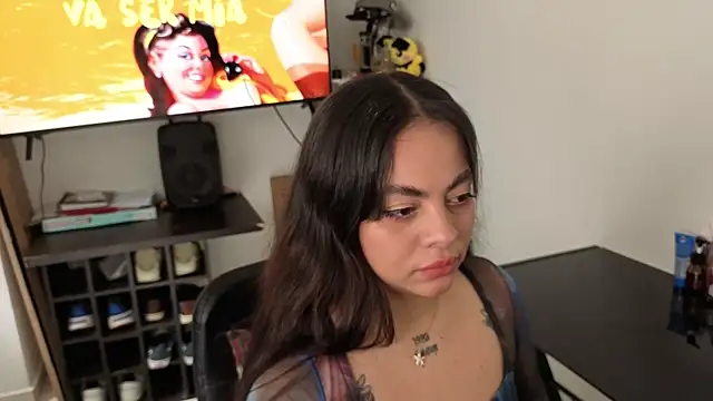 Cuttiealice online show from 10-21-25, 03:02