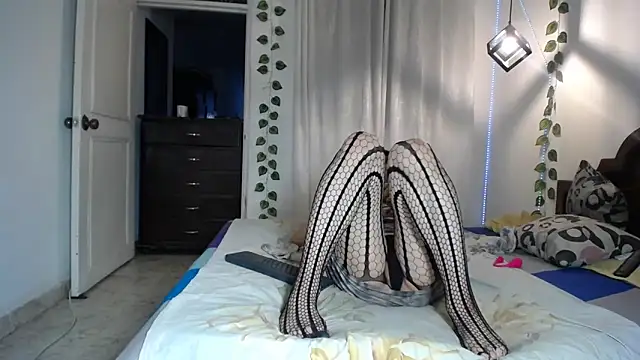 ivonne  hott1 online show from 02-25-26, 10:19