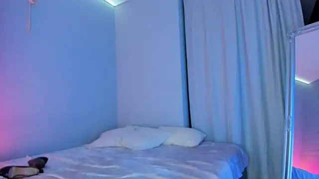 Snapshot of EllenMays chatting on 12-09-24, 11:45 EllenMays online show from 12-09-24, 11:45