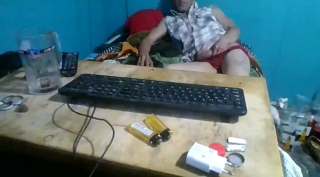 malekon76 online show from 12-22-24, 09:11