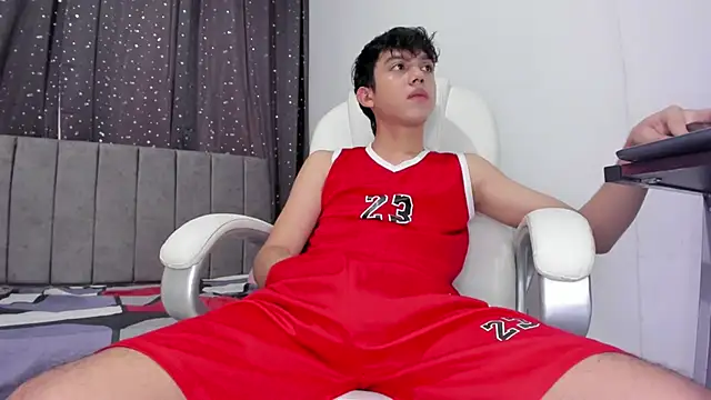 Snapshot of The_skinnyguys chatting on 12-19-24, 09:17 The skinnyguys online show from 12-19-24, 09:17