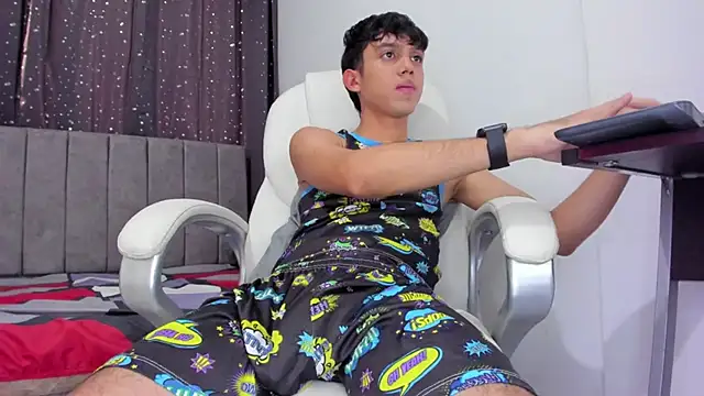 Snapshot of The_skinnyguys chatting on 01-11-25, 09:46 The skinnyguys online show from 01-11-25, 09:46