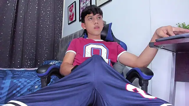 Snapshot of The_skinnyguys chatting on 01-11-26, 10:26 The skinnyguys online show from 01-11-26, 10:26