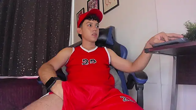 Snapshot of The_skinnyguys chatting on 03-07-26, 10:07 The skinnyguys online show from 03-07-26, 10:07