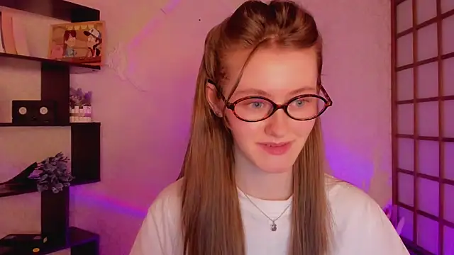 Snapshot of KateCuddle chatting on 01-23-25, 05:24 KateCuddle online show from 01-23-25, 05:24