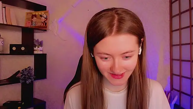 Snapshot of KateCuddle chatting on 01-24-25, 02:07 KateCuddle online show from 01-24-25, 02:07