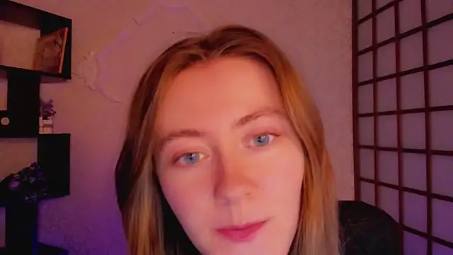 Snapshot of KateCuddle chatting on 02-27-25, 05:13 KateCuddle online show from 02-27-25, 05:13
