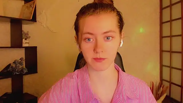 Snapshot of KateCuddle chatting on 03-11-25, 02:21 KateCuddle online show from 03-11-25, 02:21