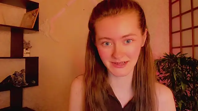 Snapshot of KateCuddle chatting on 03-13-25, 05:33 KateCuddle online show from 03-13-25, 05:33