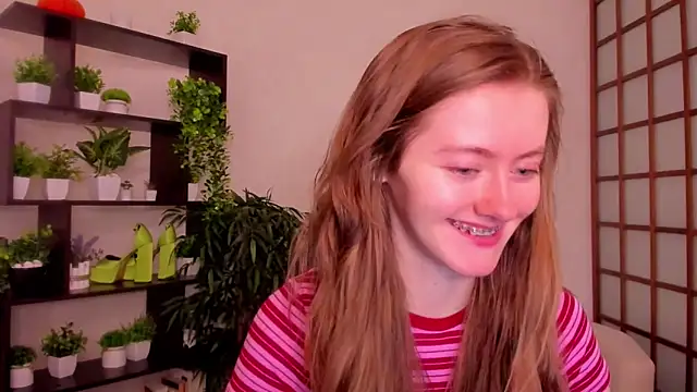 Snapshot of KateCuddle chatting on 09-11-25, 02:44 KateCuddle online show from 09-11-25, 02:44