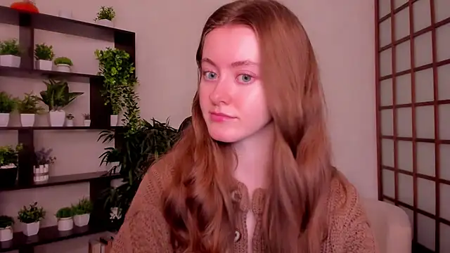 Snapshot of KateCuddle chatting on 09-15-25, 02:33 KateCuddle online show from 09-15-25, 02:33