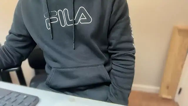 rickyi2023 online show from 11-19-25, 10:26