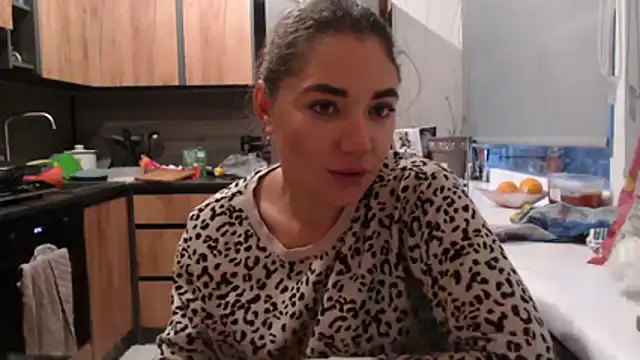 Snapshot of delightful_sofi chatting on 12-20-25, 01:51 delightful sofi online show from 12-20-25, 01:51