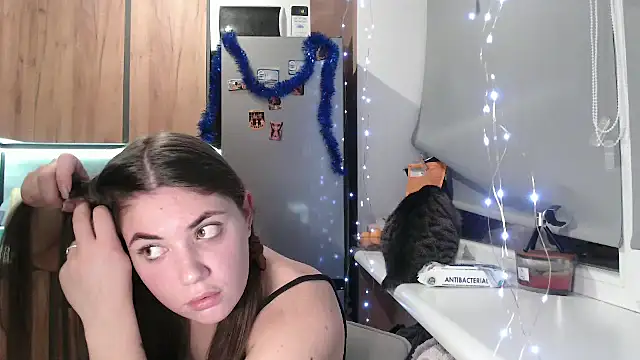 Snapshot of delightful_sofi chatting on 12-22-25, 06:38 delightful sofi online show from 12-22-25, 06:38