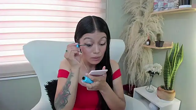 julieta evans  online show from 04-23-26, 10:12