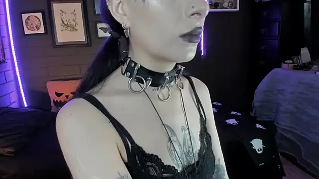 Snapshot of insania_9999_ chatting on 10-22-25, 05:34 insania 9999 online show from 10-22-25, 05:34