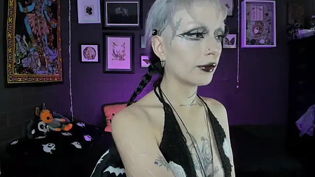 Snapshot of insania_9999_ chatting on 12-05-25, 04:03 insania 9999 online show from 12-05-25, 04:03