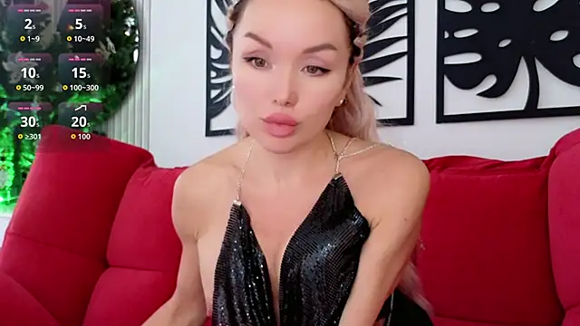 Snapshot of WhiteBunny chatting on 12-23-25, 08:01 WhiteBunny online show from 12-23-25, 08:01