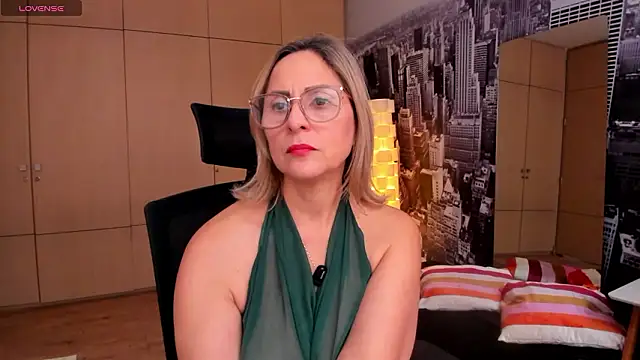 Snapshot of jane_turner chatting on 03-09-26, 01:48 jane turner online show from 03-09-26, 01:48