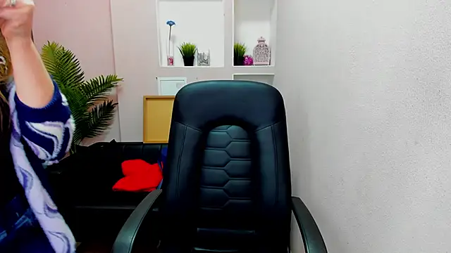 Persephoni online show from 09-27-25, 05:23