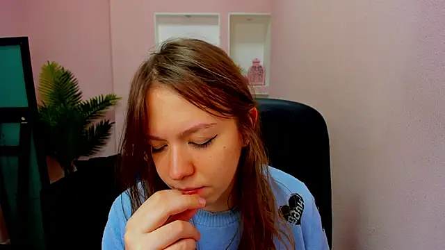 Persephoni online show from 10-12-25, 10:36