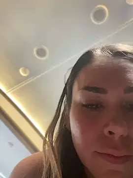 LeaGambit   online show from 12-31-24, 07:07