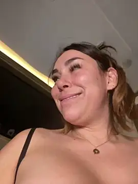 LeaGambit   online show from 02-04-25, 04:26