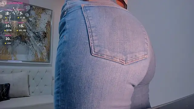 Snapshot of SophieBarnett chatting on 02-14-25, 11:09 SophieBarnett online show from 02-14-25, 11:09