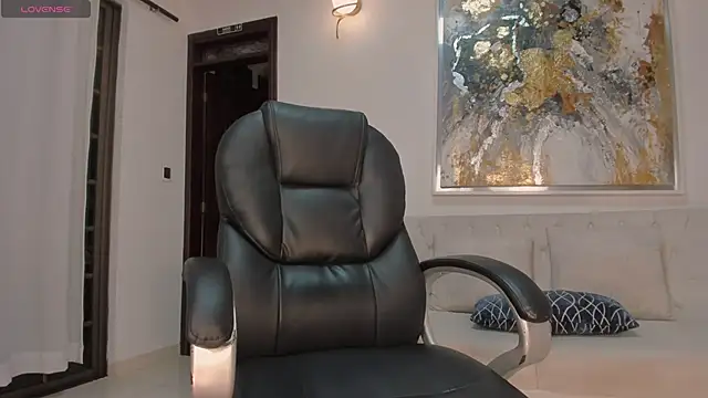 Snapshot of SophieBarnett chatting on 03-16-25, 01:07 SophieBarnett online show from 03-16-25, 01:07