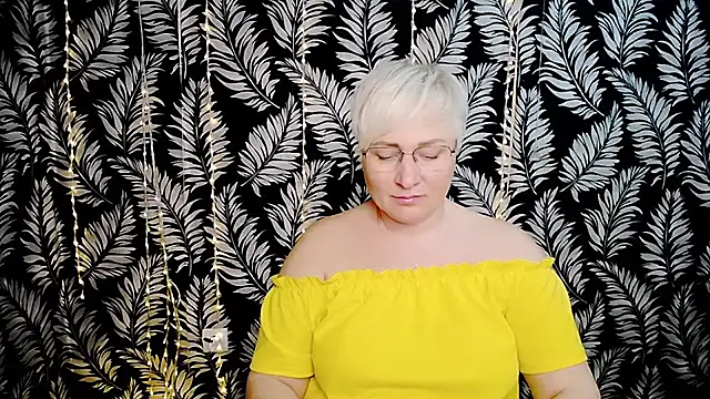 Snapshot of Olivia_playful chatting on 05-08-26, 11:04 Olivia playful online show from 05-08-26, 11:04