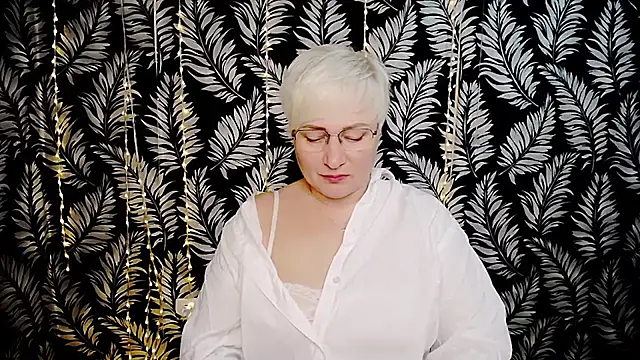 Snapshot of Olivia_playful chatting on 05-09-26, 10:20 Olivia playful online show from 05-09-26, 10:20