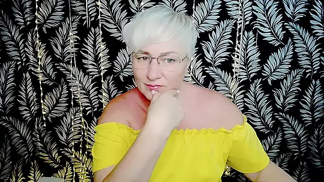 Snapshot of Olivia_playful chatting on 06-11-26, 10:02 Olivia playful online show from 06-11-26, 10:02