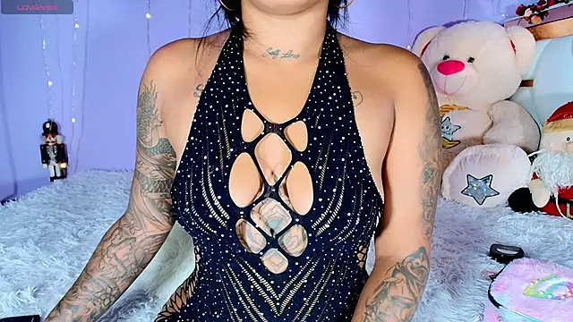 Snapshot of Julieth_Rossi chatting on 12-18-25, 04:40 Julieth Rossi online show from 12-18-25, 04:40