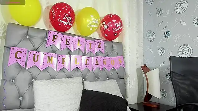 Snapshot of luna_evaa chatting on 09-25-25, 02:10 luna evaa online show from 09-25-25, 02:10