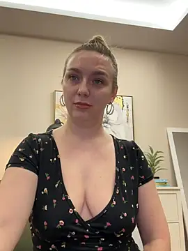 Snapshot of Janeee chatting on 12-06-24, 03:33 Janeee online show from 12-06-24, 03:33