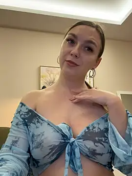 Snapshot of Janeee chatting on 12-12-24, 02:55 Janeee online show from 12-12-24, 02:55