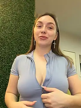 Snapshot of Janeee chatting on 03-08-25, 07:49 Janeee online show from 03-08-25, 07:49