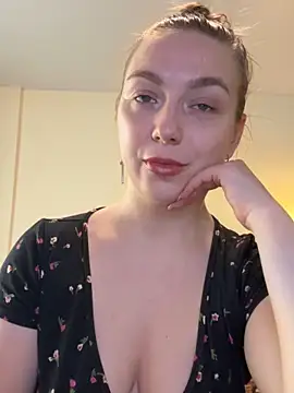 Snapshot of Janeee chatting on 03-11-25, 08:20 Janeee online show from 03-11-25, 08:20